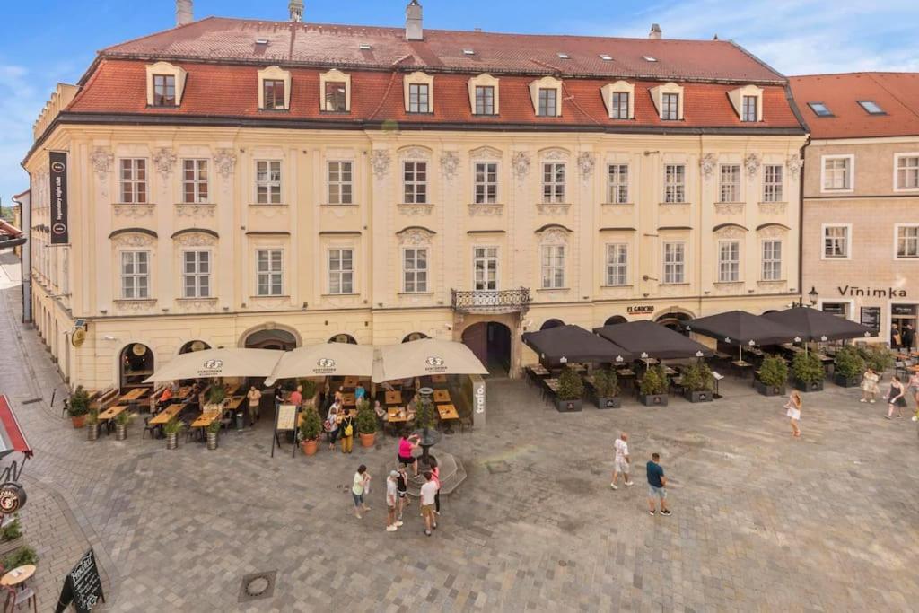Exclusive Apartment In Centre Bratislava Exterior foto